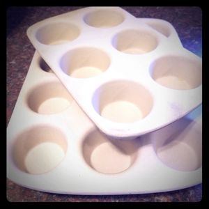 Pampered Chef Stoneware cupcake pans